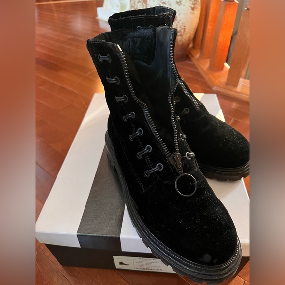 Aquazzura Kicks Velvet Zip Up Lug Sole Bootie Black 38.5 - Picture 4 of 8